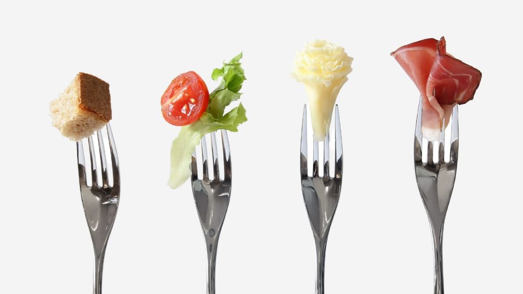 salad fork vs dinner fork which one is bigger