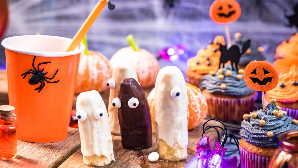 DIY Halloween Toffee Decorate to enjoy