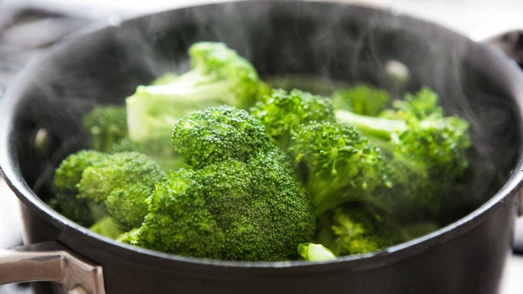 steam the broccoli spears