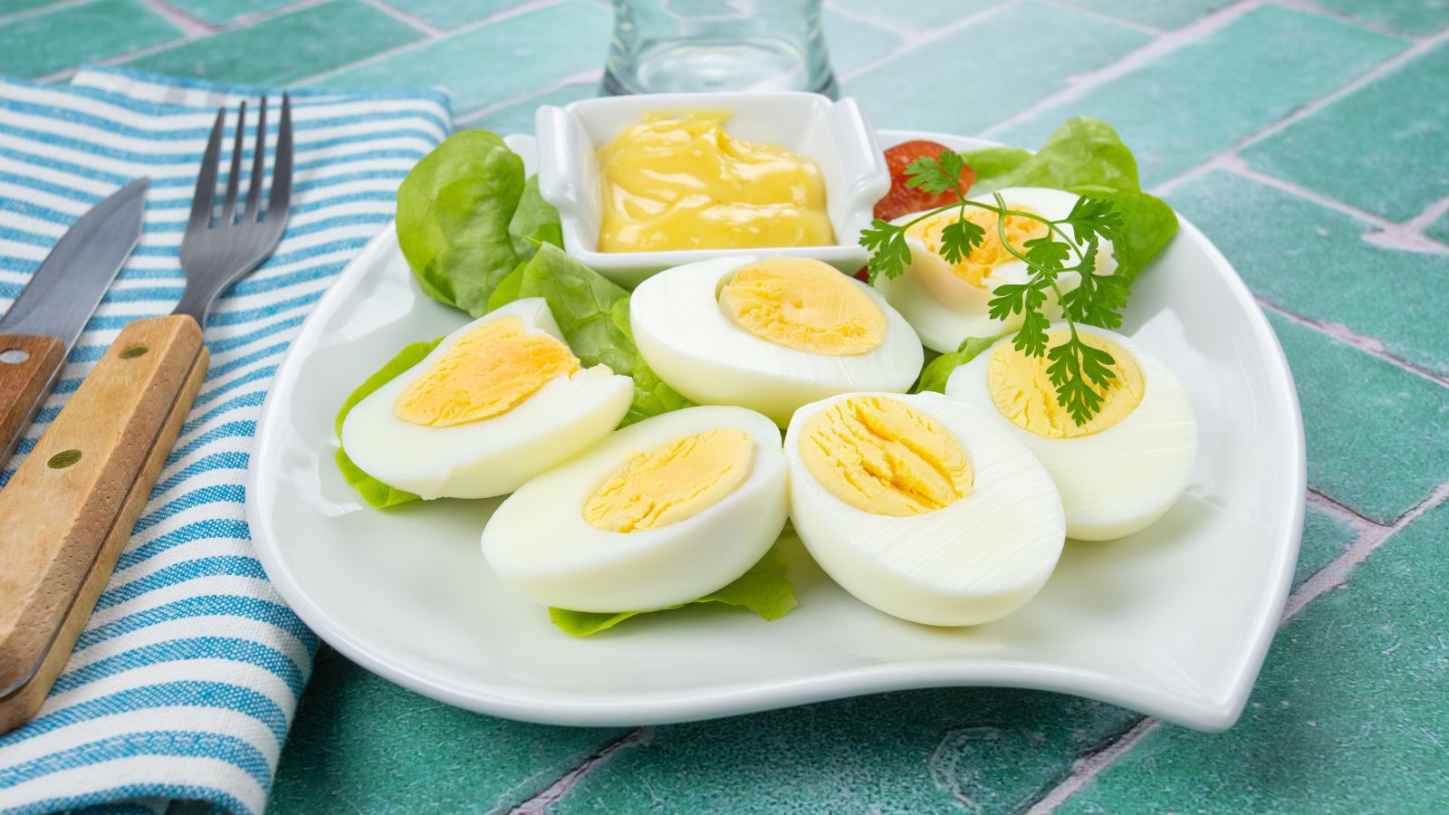 hard-boiled-eggs-why-you-should-never-overcook