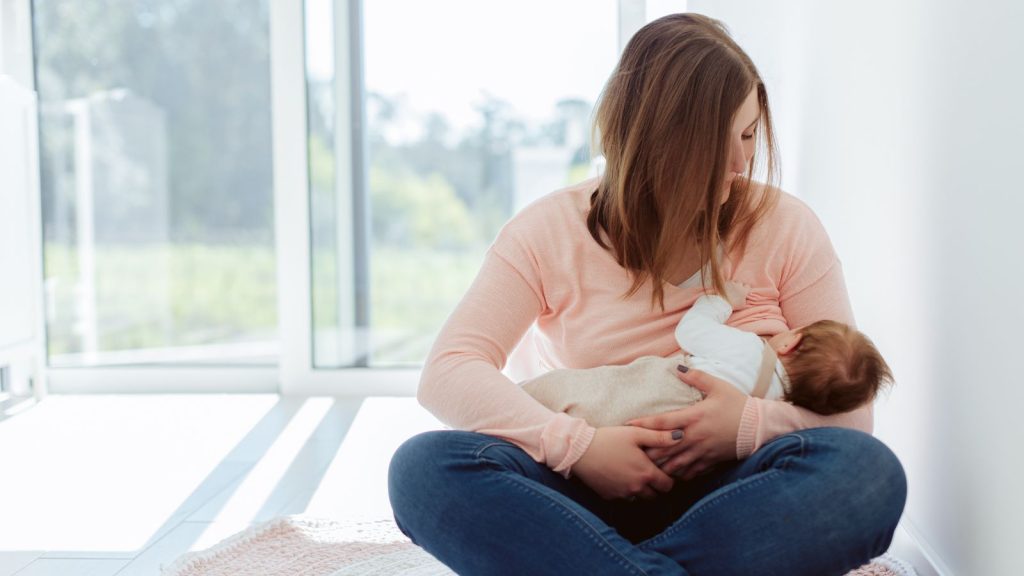 breastfeeding mom