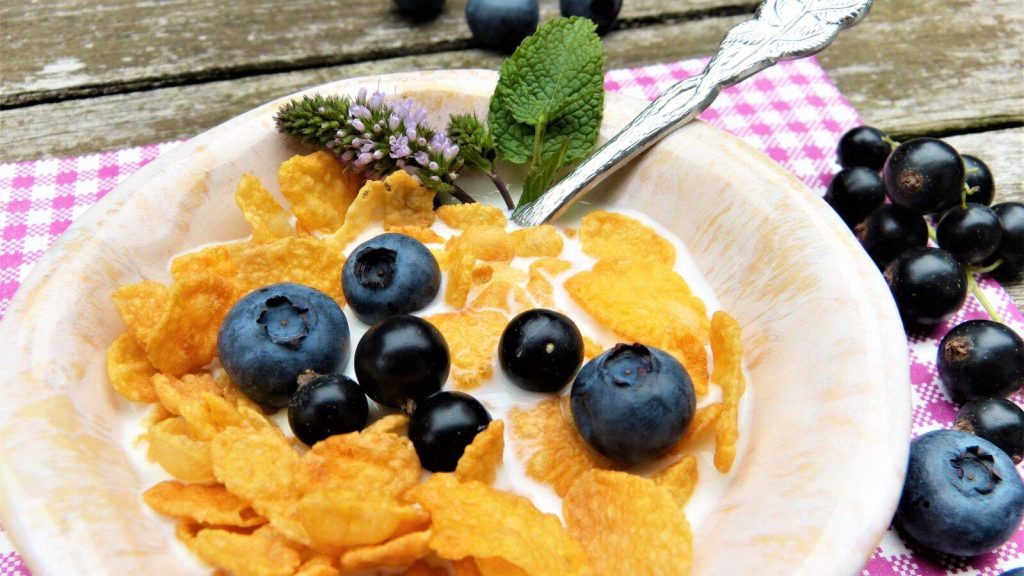 Corn Flakes with Berries