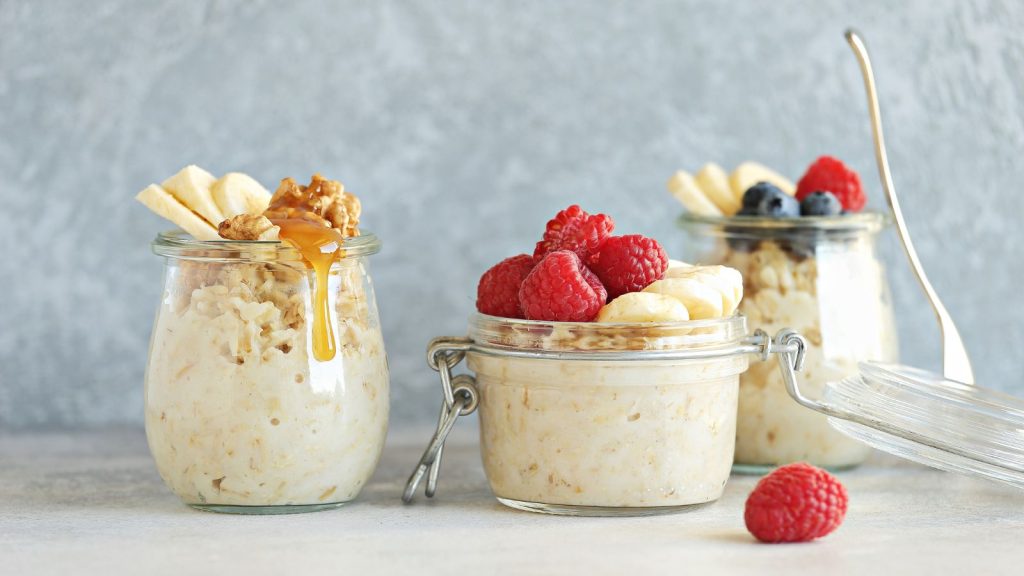 Different fruits in overnight oats