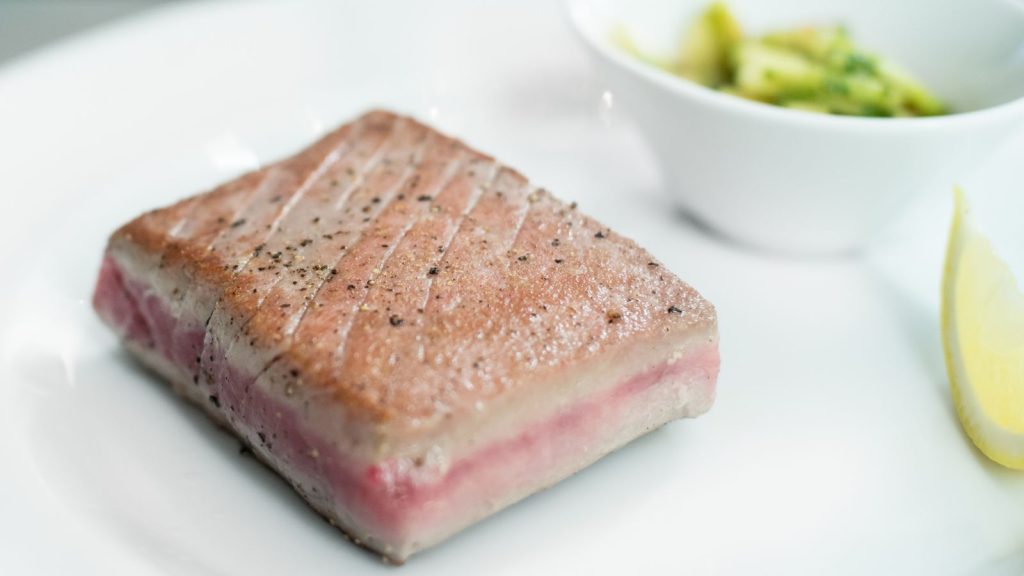 Rare tuna steak