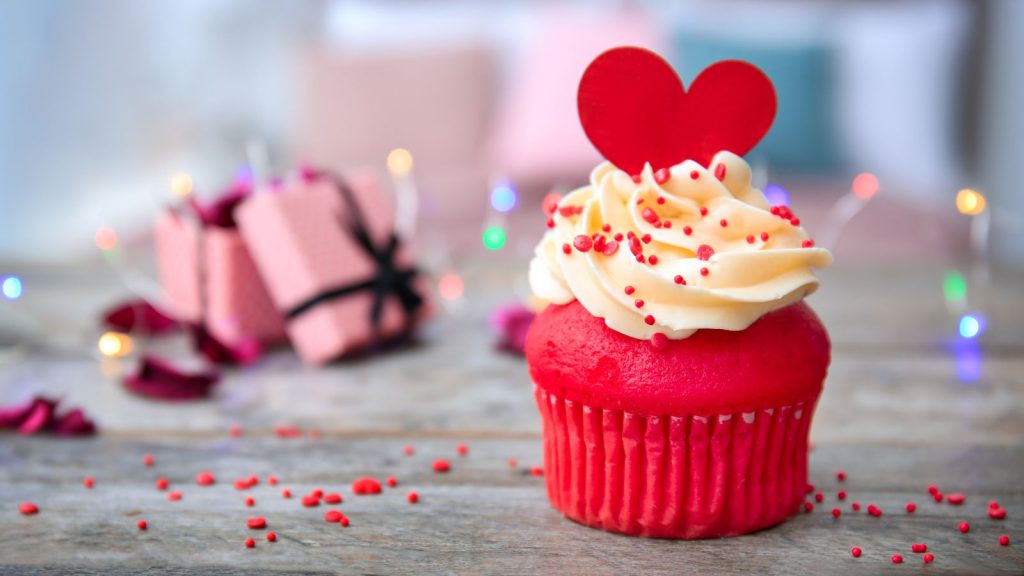 delicious Valentine's Day Mini Sprinkles Cupcakes